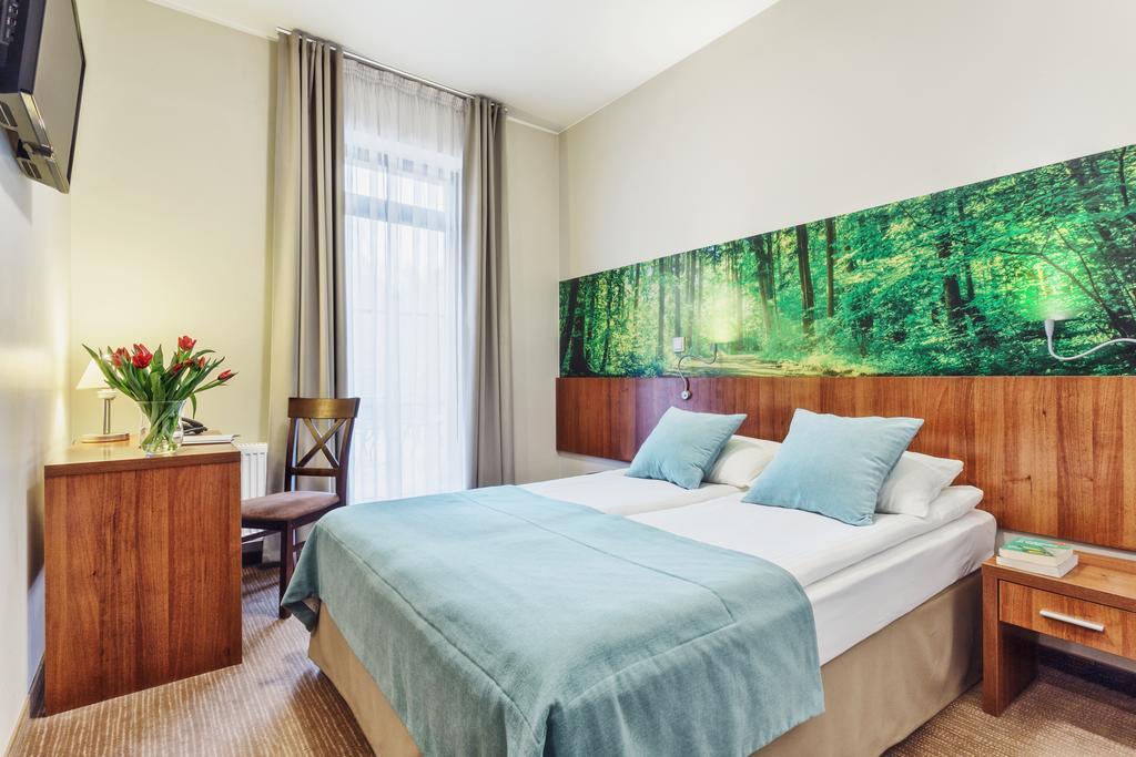 Hotel Modrzewiowy Dwor 格利维采 外观 照片