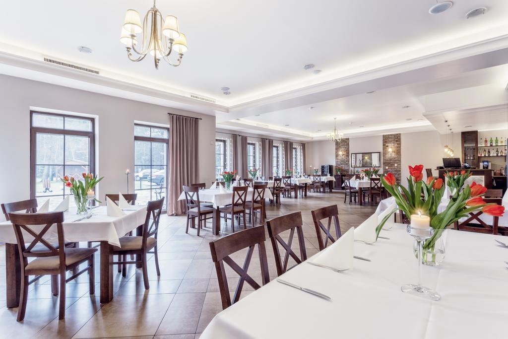 Hotel Modrzewiowy Dwor 格利维采 外观 照片